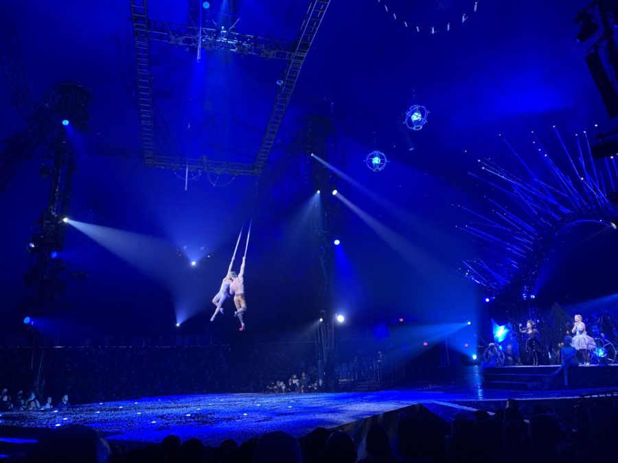 2 performers in Cirque Du Soleil, Alegria
