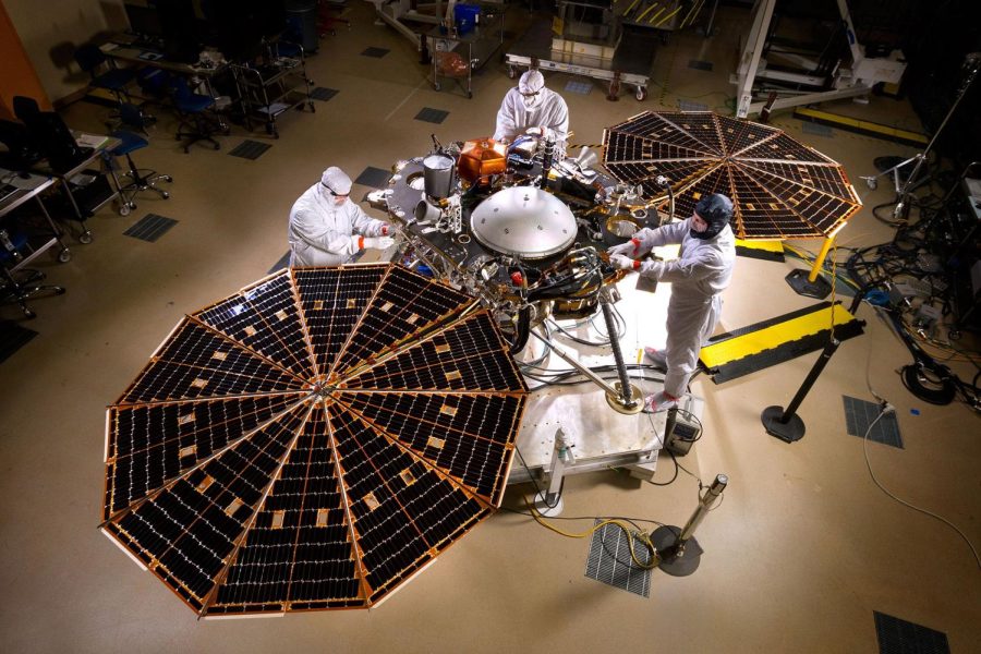 picture of NASA employees working on NASAs InSight Rover